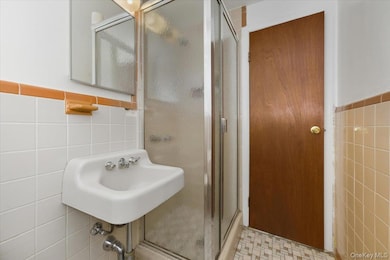 24-60 81st St, East Elmhurst, NY 11370 - photo 4