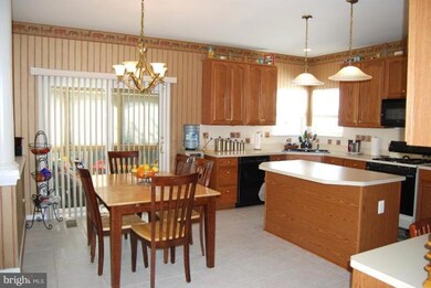 21511 Arbor Glen Ct, Broadlands, VA 20148 - photo 2