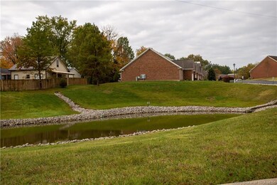 2144 Pickwick Dr, New Albany, IN 47150 - photo 4