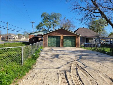 1701 Granbury St, Cleburne, TX 76033 - photo 6