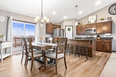 730 Lauren Ave-13.jpg