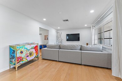 201 Worth Ct N, West Palm Beach, FL 33405 - photo 6