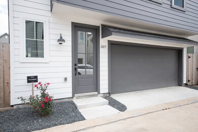 307 Cyclamen St, Houston, TX 77018 - photo 3