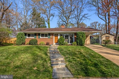 203 Scott Cir SW, Vienna, VA 22180 - photo 3