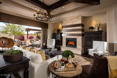 6-Treviso-Cadiz_Family Room