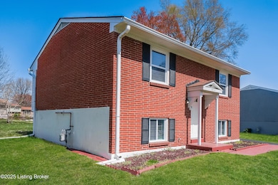 4513 Cod Dr, Louisville, KY 40272 - photo 3