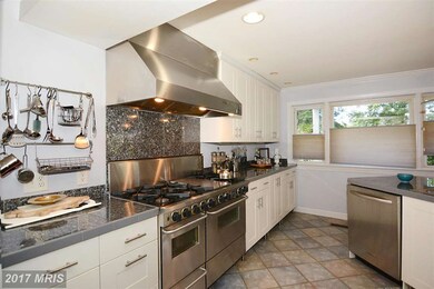 141 E Lake Dr, Annapolis, MD 21403 - photo 2