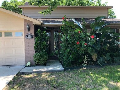 8606 Carriage Creek Dr, Houston, TX 77064 - photo 2