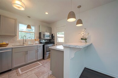 1313 Frost St, Rosenberg, TX 77471 - photo 7