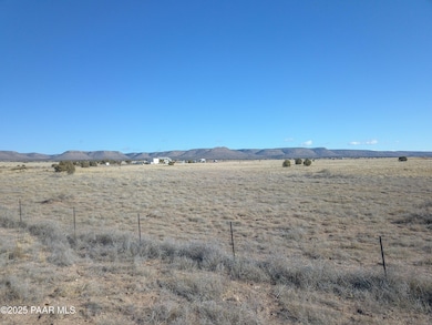 085C W Malapai Rd, Paulden, AZ 86334 - photo 3