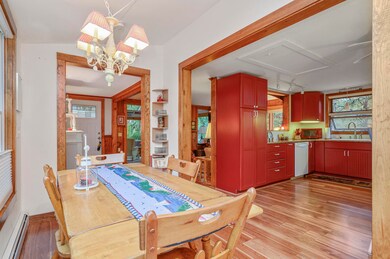 004-photo-dining-room-8035293