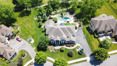 10 Creek View Ct, Easton, PA 18045 - photo 2