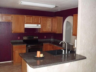 2728 E MINTON 008