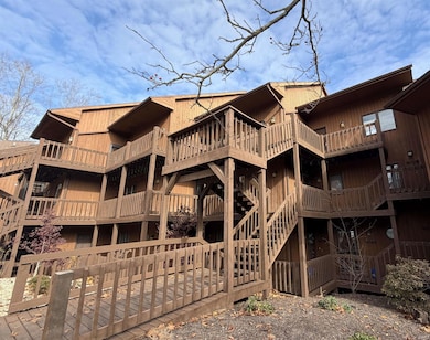 4050 E Eagle Bay Dr, Bloomington, IN 47401 - photo 2