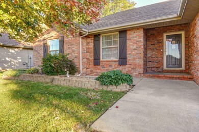 987 Glen Oaks Dr-4