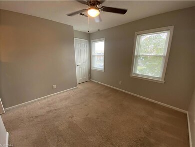 1315 W Meadowview Rd unit H, Greensboro, NC 27403 - photo 6