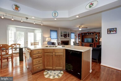 2851 Chevoit Hill Ct, Woodbridge, VA 22191 - photo 7