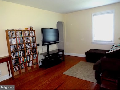 1313 Stirling St, Coatesville, PA 19320 - photo 4