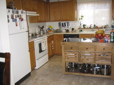 1237 Springbrook Rd, Medford, OR 97504 - photo 3