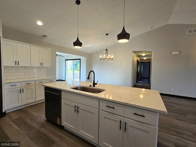 807 Pondview Dr, Arlington, MN 55307 - photo 4