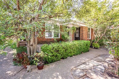 6208 Kenwood Ave, Dallas, TX 75214 - photo 3