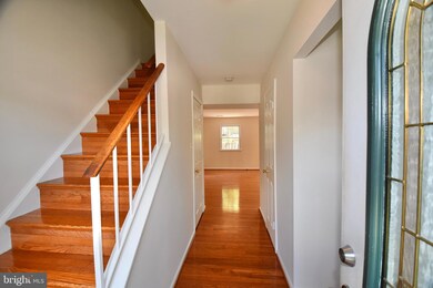 1965 Mayflower Dr, Woodbridge, VA 22192 - photo 2