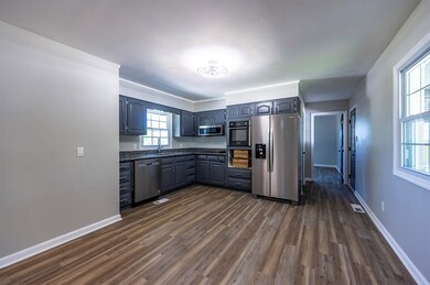 1122 Stuart Ave, Albany, GA 31707 - photo 6