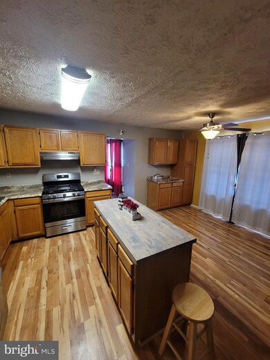 7402 Acacia Ct, Clinton, MD 20735 - photo 6