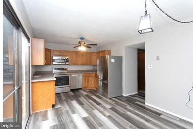 1370 Harford Square Dr, Edgewood, MD 21040 - photo 4