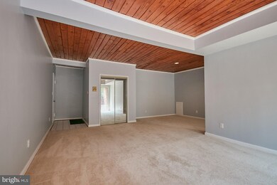 55 Skyhill Rd unit 302, Alexandria, VA 22314 - photo 4