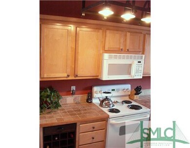 Kitchen. Winerack, Platerack, Tile.