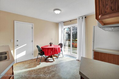 214 E Valley Ct, Mason, MI 48854 - photo 6