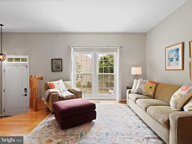 7755 Effingham Square, Alexandria, VA 22315 - photo 4