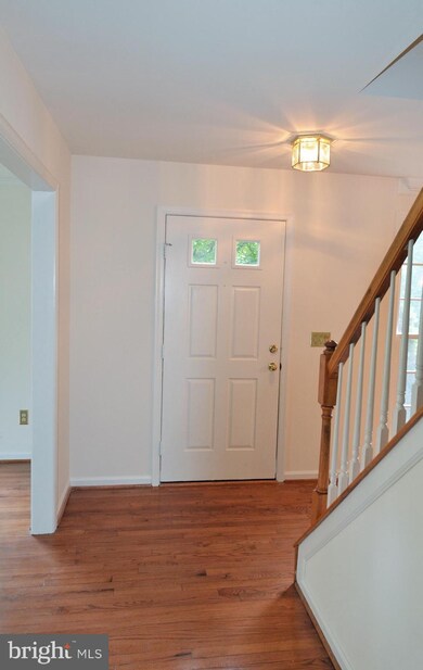 15470 Waters Creek Dr, Centreville, VA 20120 - photo 5