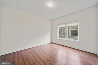 26476 Daniels Point Dr, Unionville, VA 22567 - photo 3