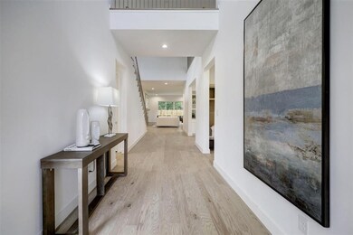 814 W 31st St, Houston, TX 77018 - photo 3