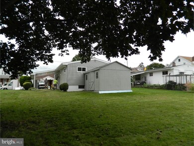 3307 Ridgeway St, Reading, PA 19605 - photo 5