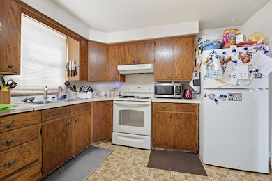2325 N Ballard Rd, Appleton, WI 54911 - photo 6