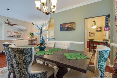 gallery_images_mo1908132-2009