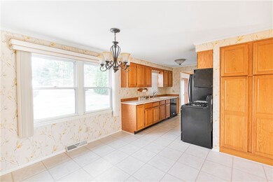 66 Bayberry Rd, Woonsocket, RI 02895 - photo 6