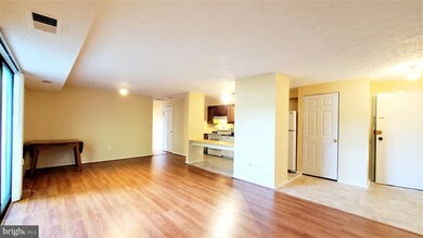 19513 Gunners Branch Rd unit 523, Germantown, MD 20876 - photo 3