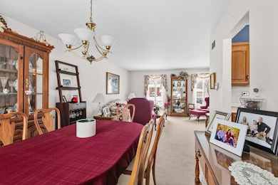 710 Morris Ct, Lombard, IL 60148 - photo 5