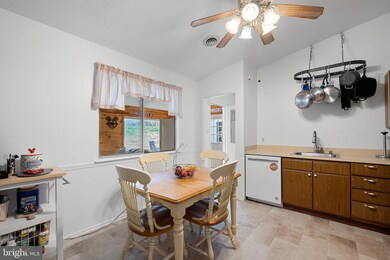 9 Honeysuckle Dr, Newark, DE 19702 - photo 7