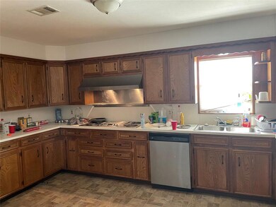 1331 W Sears St, Denison, TX 75020 - photo 6