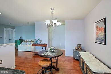 4151 S Four Mile Run Dr unit 403, Arlington, VA 22204 - photo 5