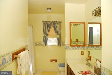 3601 Deerberry Ct, Fairfax, VA 22033 - photo 6