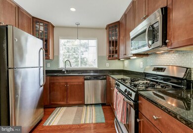 4151 S Four Mile Run Dr unit 202, Arlington, VA 22204 - photo 7