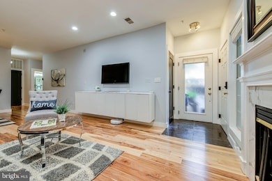 4656 Lambert Dr, Alexandria, VA 22311 - photo 7