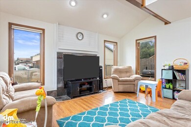 05-Living Room-2102