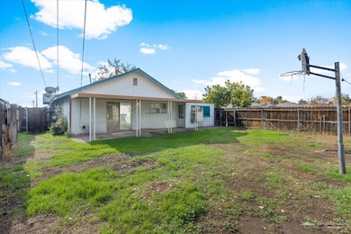 446 Ray St, Bakersfield, CA 93308 - photo 2